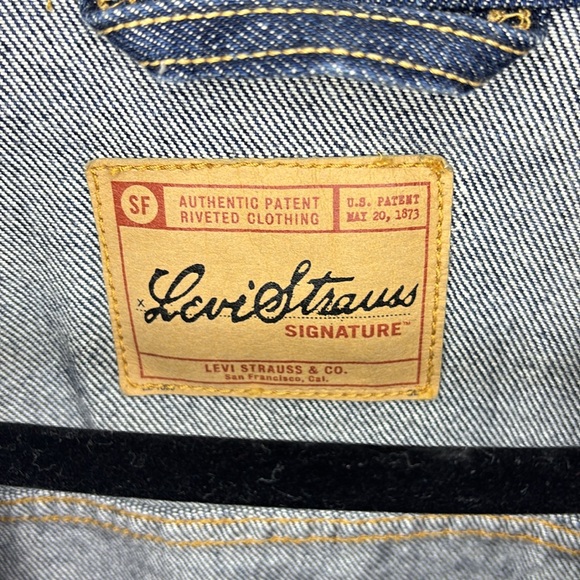 Y2K Levi’s Jean Jacket - Picture 7 of 7